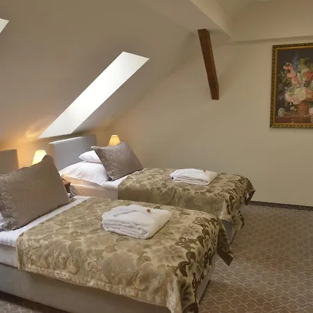 Kastiel Lodomeria Manor House